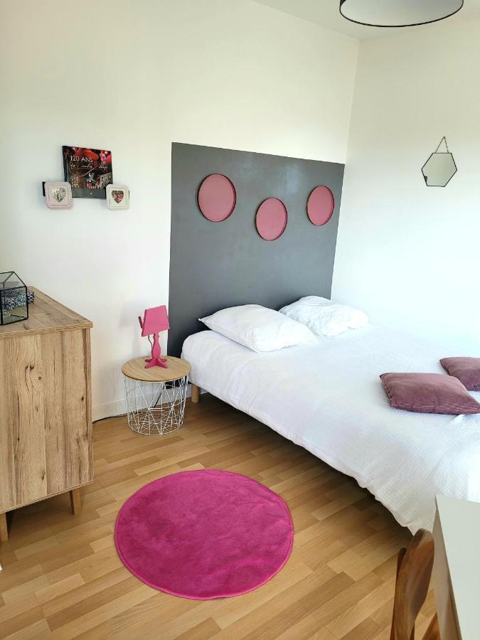 Charmant Appartement Au Coeur Du Centre Ville Quimper Exterior photo